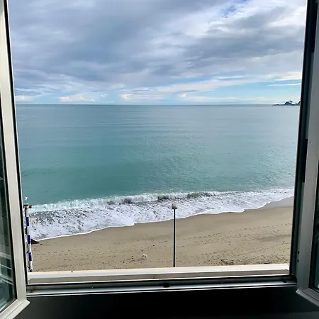 Casa Vacanze Sul Mare Savona Exterior photo